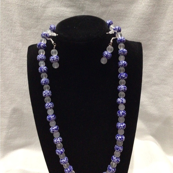 Asian inspired Chic Blue and White Beaded Necklace and Earring Set - Picture 7 of 7